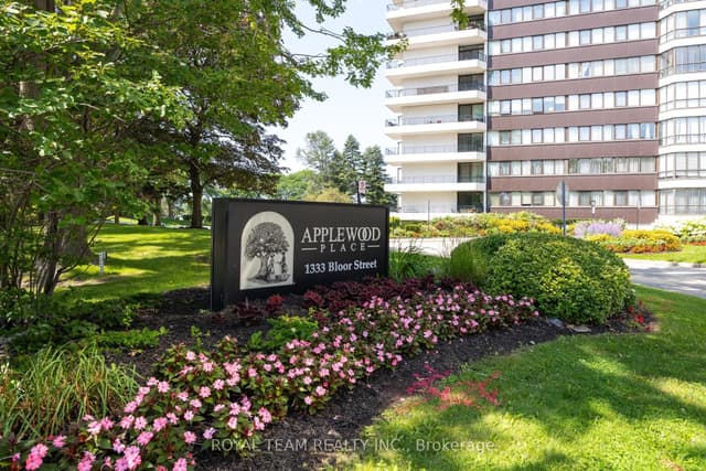 Condo Apartment at 1333 Bloor Street 2004, Mississauga, ON L4Y 3T6
