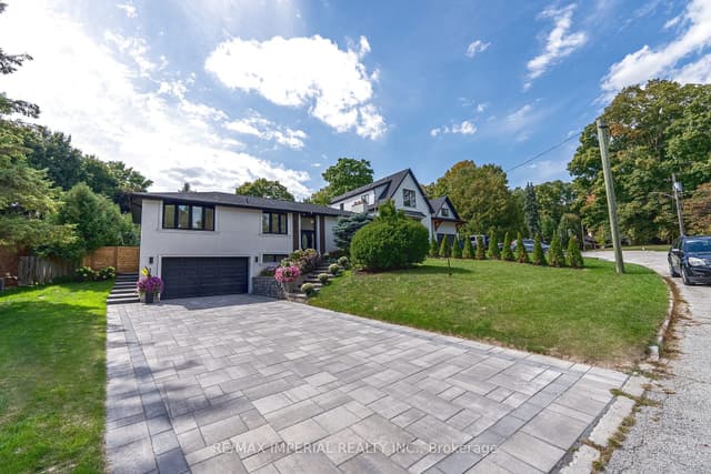 Detached at 206 Richard Avenue, Newmarket, ON L3Y 4P7