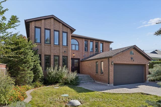 Detached at 35 Ward Street, Whitby, ON L1M 1G9