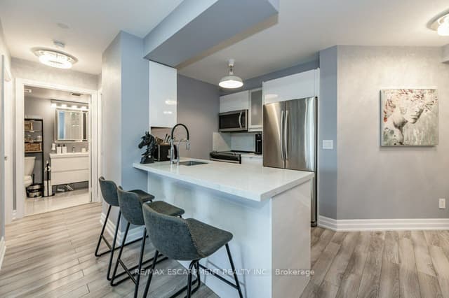 Condo Apartment at 2391 CENTRAL PARK Drive 209, Oakville, ON L6H 0E4