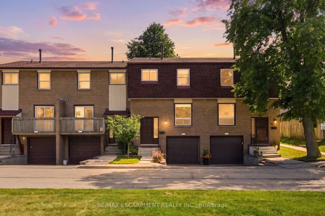 Condo Townhouse at 1115 Paramount Drive 50, Hamilton, ON L8J 1P6
