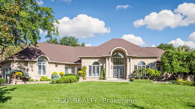 Detached at 36 Maplehyrn Avenue, East Gwillimbury, ON L0G 1V0