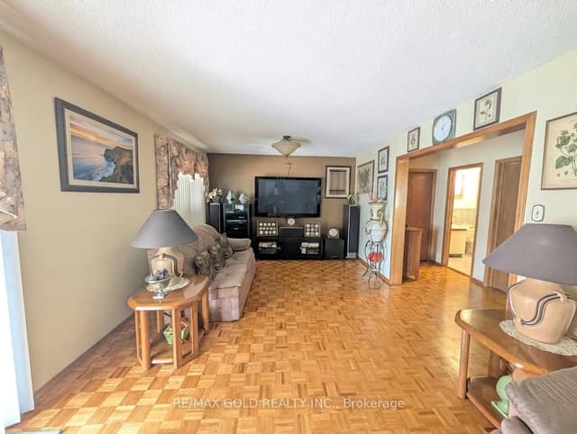 Detached at 16 Cassis Drive, Toronto, ON M9V 4Z6, Toronto W10