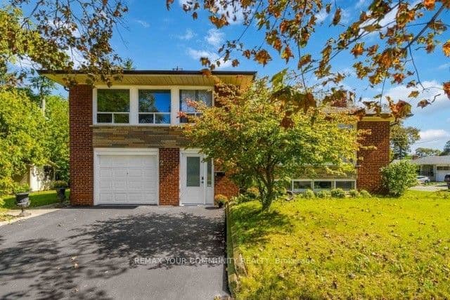 Detached at 2 Munhall Road, Toronto, ON M9P 1P9, Toronto W09