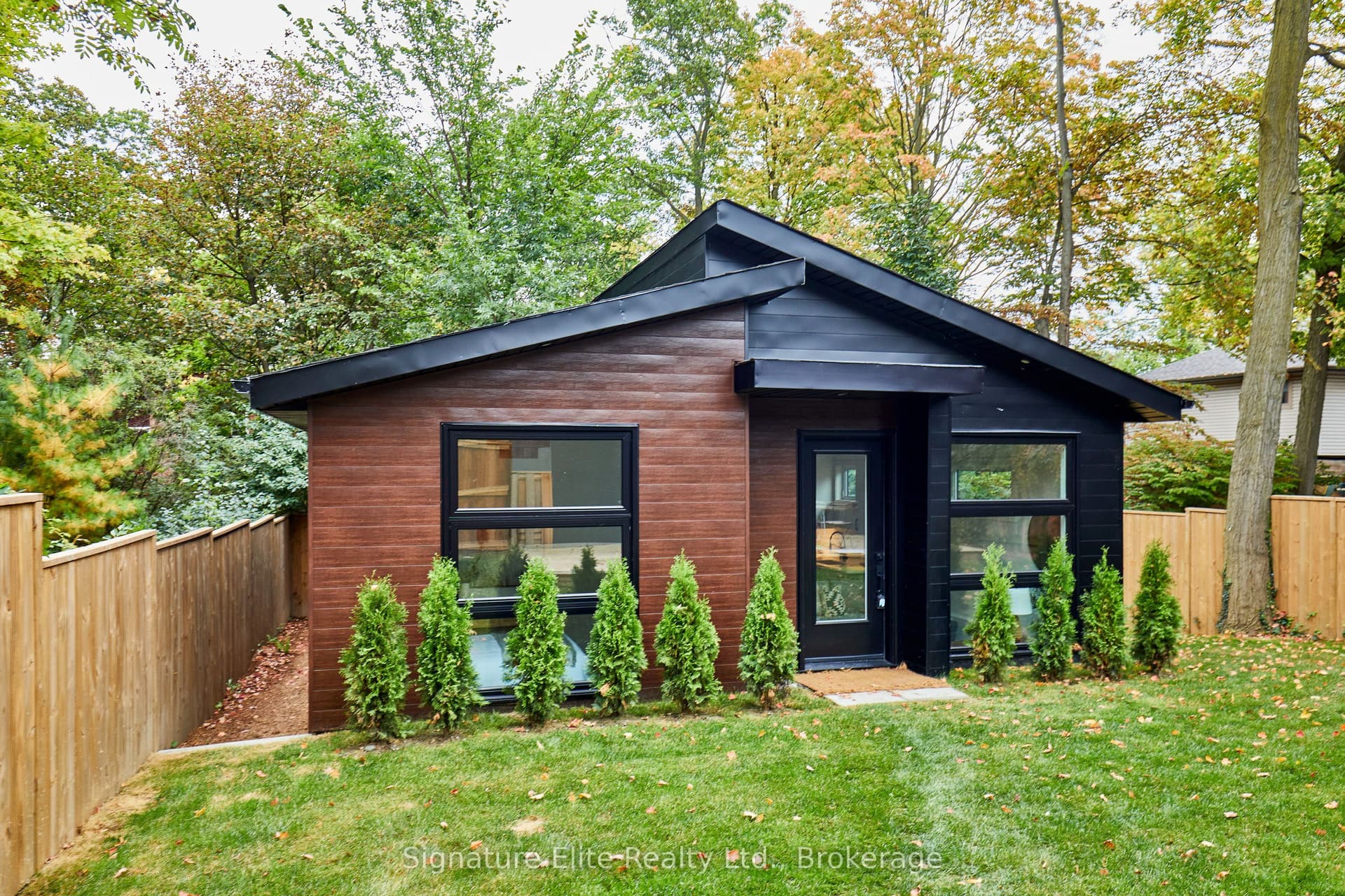 Unit Garden Suite · 25 Lyncroft Dr