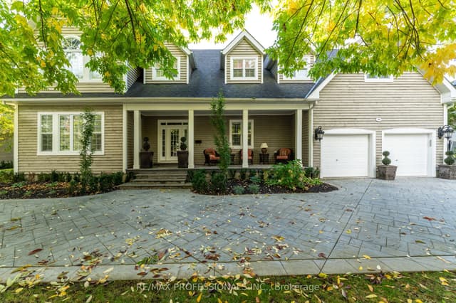 Detached at 354 Country Club Crescent, Mississauga, ON L5J 2P8