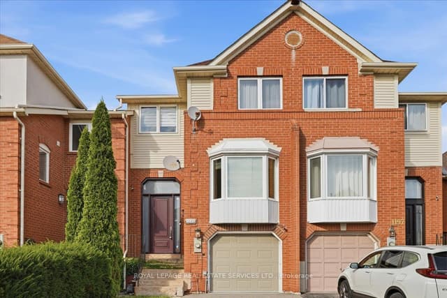 Att/Row/Townhouse at 1199 LEEWOOD Drive, Oakville, ON L6M 3B3