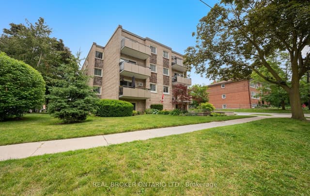 Condo Apartment at 21 Elizabeth Street S 202, Richmond Hill, ON L4C 3V5