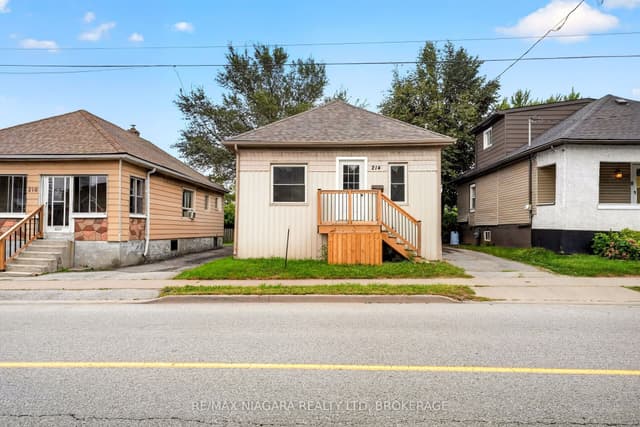 Detached at 214 NIAGARA Street, St. Catharines, ON L2M 4V4