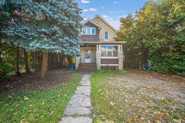 Detached at 17 Oak Street, Kitchener, ON N2G 1L4