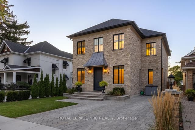 Detached at 166 Dalhousie Avenue, St. Catharines, ON L2N 4X7