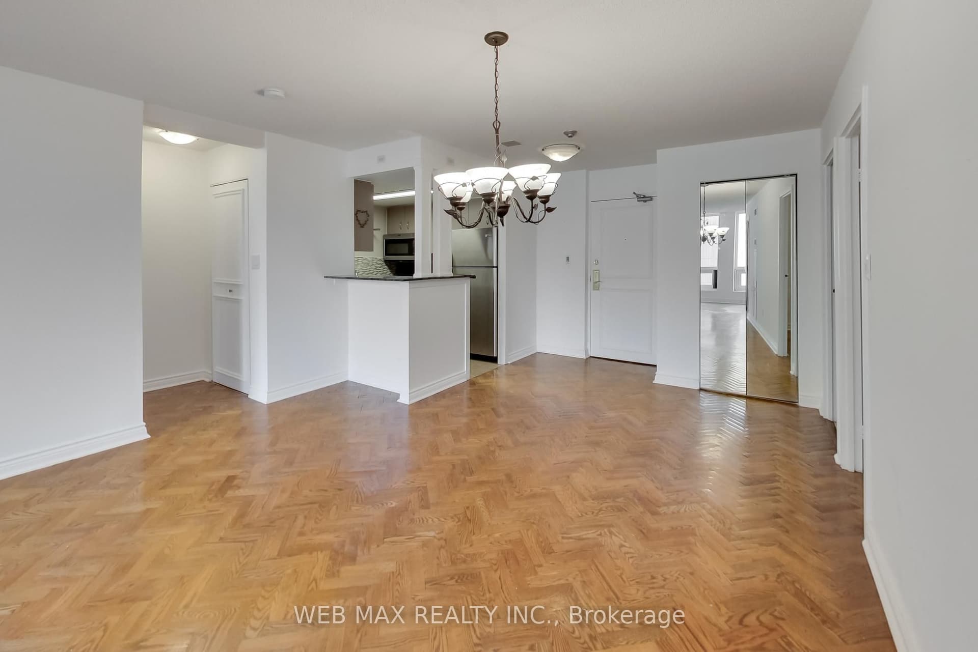 Suite 1808 · Floor 18, Unit 1808 · 25 Grenville St