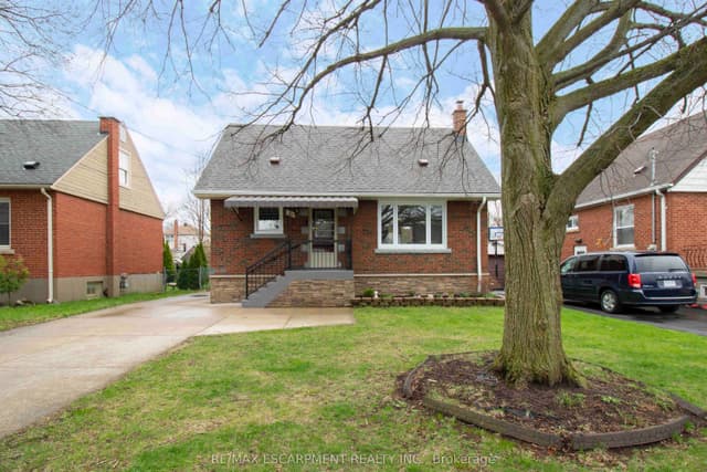 Detached at 149 East 34th Street, Hamilton, ON L8V 3W7