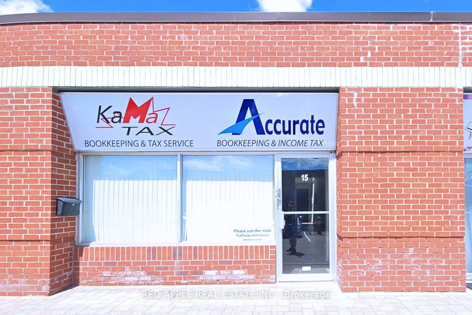 Unit 15 · 3045 Southcreek Rd