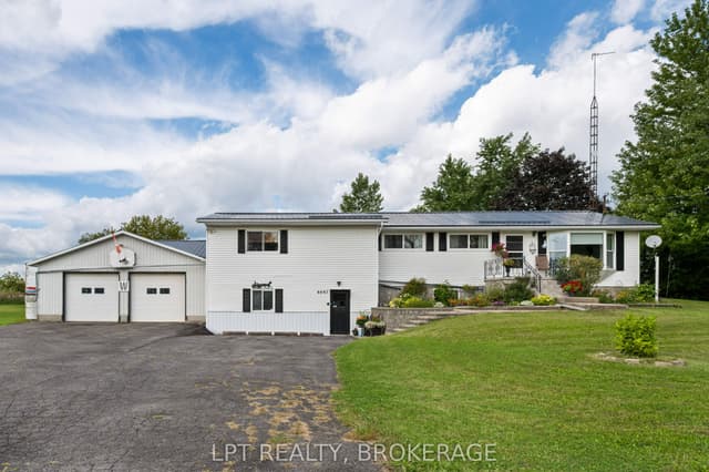 Detached at 6087 County Road 2 Road, Loyalist, ON K0H 2H0