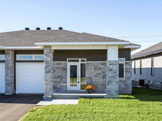 Semi-Detached at 1086 Moore Street, Brockville, ON K6V 0H2