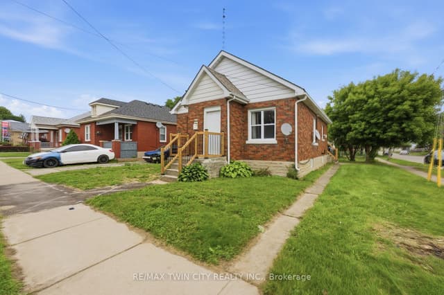 Detached at 249 Clarence Street, Brantford, ON N3R 3T6
