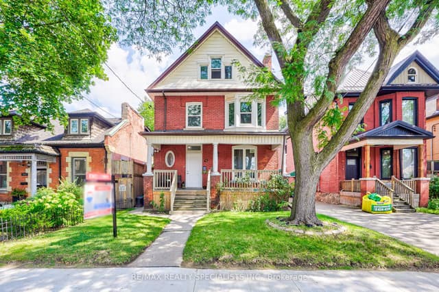Detached at 108 Victoria Avenue N, Hamilton, ON L8L 5E5