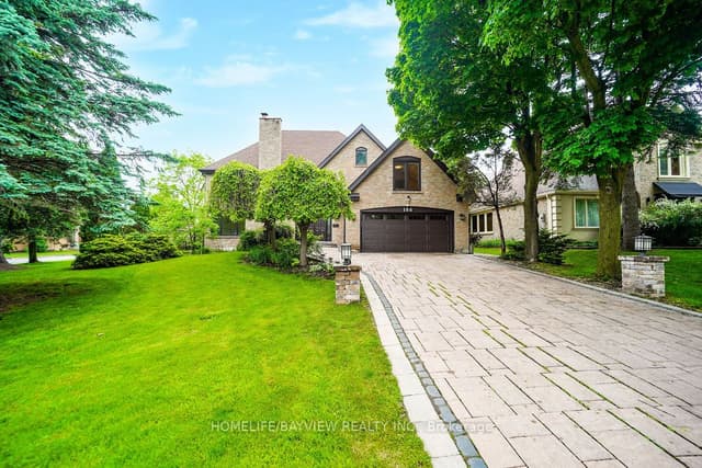 Detached at 186 Garden Avenue, Richmond Hill, ON L4C 6M2