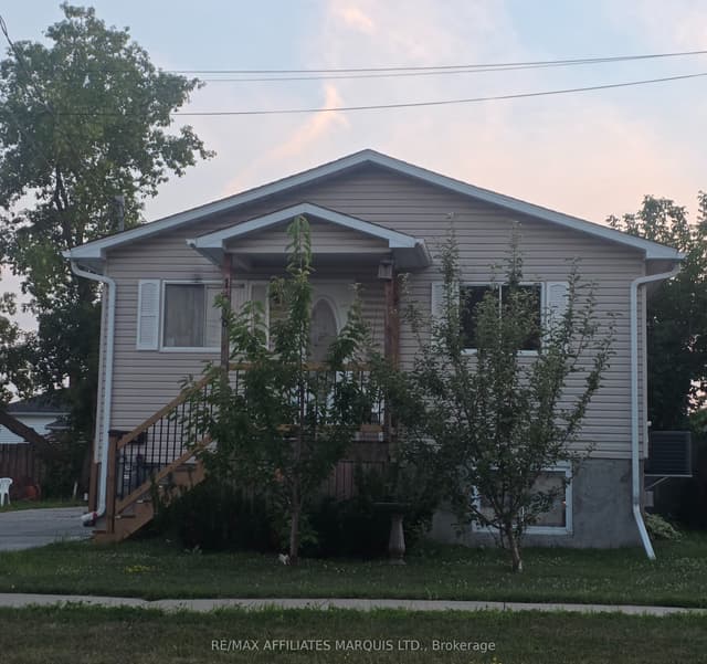 Detached at 1418 Cumberland Street, Cornwall, ON K6J 4K7
