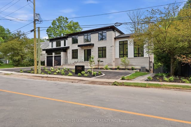 Detached at 1362 Devon Road, Oakville, ON L6J 2M1