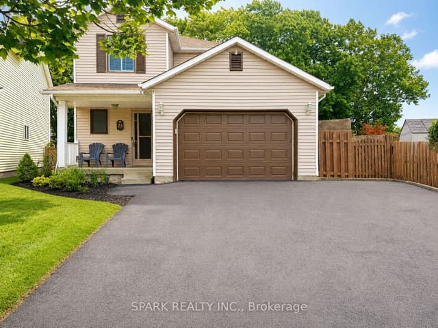 Detached at 23 Rannie Court, Thorold, ON L2V 4X2