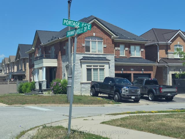 Detached at 11 DRUMMONDVILLE Drive, Brampton, ON L6P 3M6