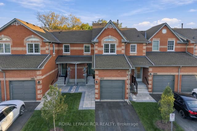 Condo Townhouse at 707 Caradonna Crescent, Newmarket, ON L3X 1W5