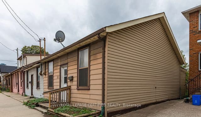 Semi-Detached at 227 Wellington Street N, Hamilton, ON L8L 5A7