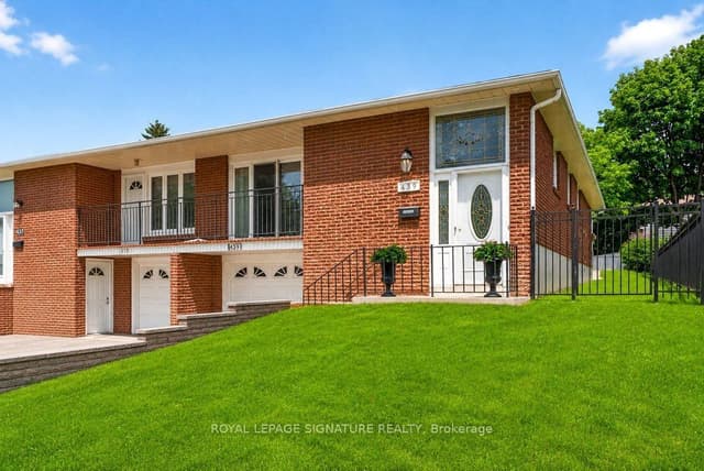 Semi-Detached at 439 Ginger Downs, Mississauga, ON L5A 3A8