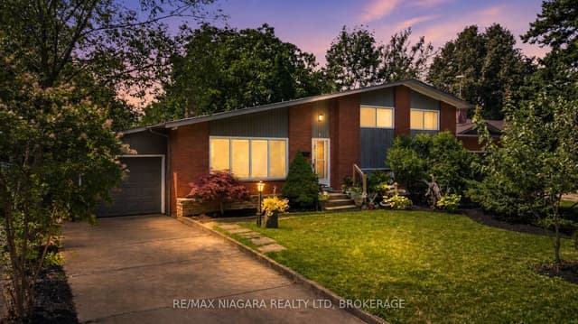 Detached at 8 Cullen Drive, St. Catharines, ON L2T 3H1