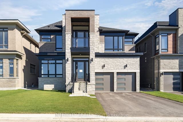 Detached at 18 Cider Mill Cross, King, ON L7B 0S8