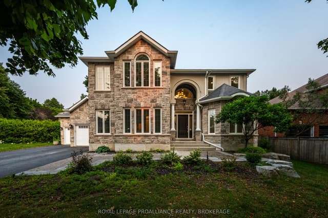 Detached at 81 Kenwoods Circle, Kingston, ON K7K 6Y2