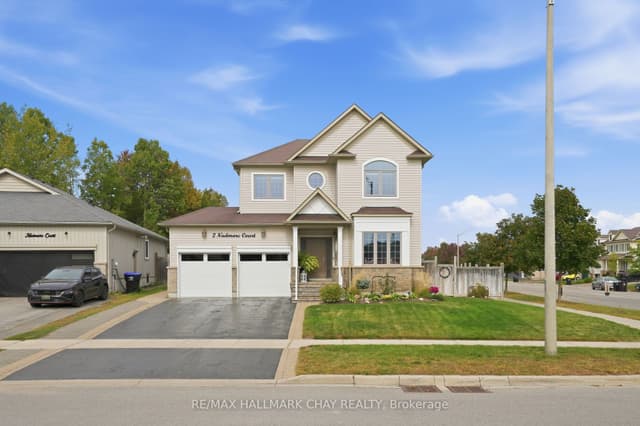 Detached at 2 NADMARC Court, Essa, ON L0M 1B4