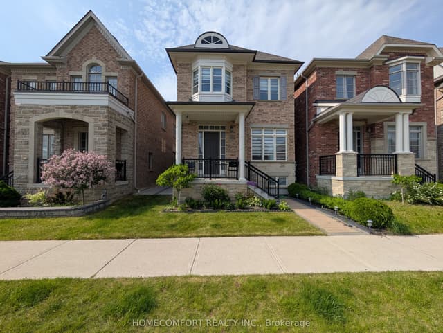 Detached at 230 Paradelle Drive, Richmond Hill, ON L4E 0E4