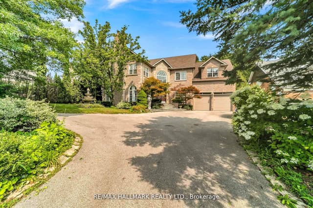 Detached at 384 W Kennedy Street W, Aurora, ON L4G 5M6