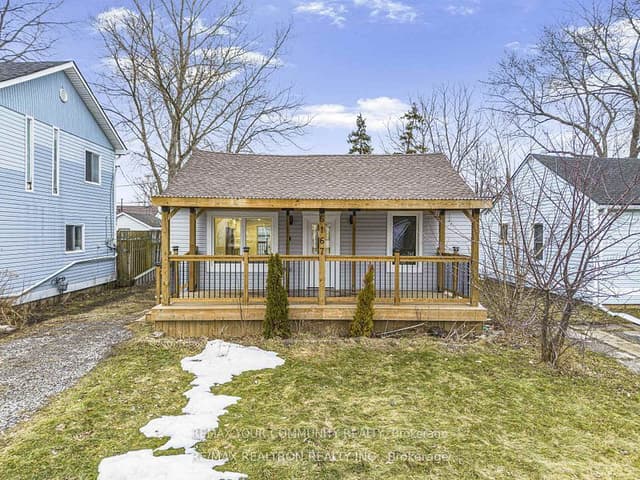 Detached at 6167 Skinner Street, Niagara Falls, ON L2G 2Y4
