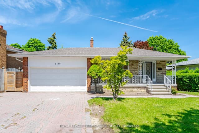 Detached at 3195 Golden Orchard Drive, Mississauga, ON L4Y 3G7