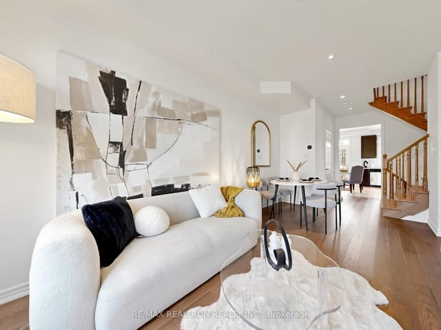 Att/Row/Townhouse at 71 Dundas Way, Markham, ON L6E 0R7