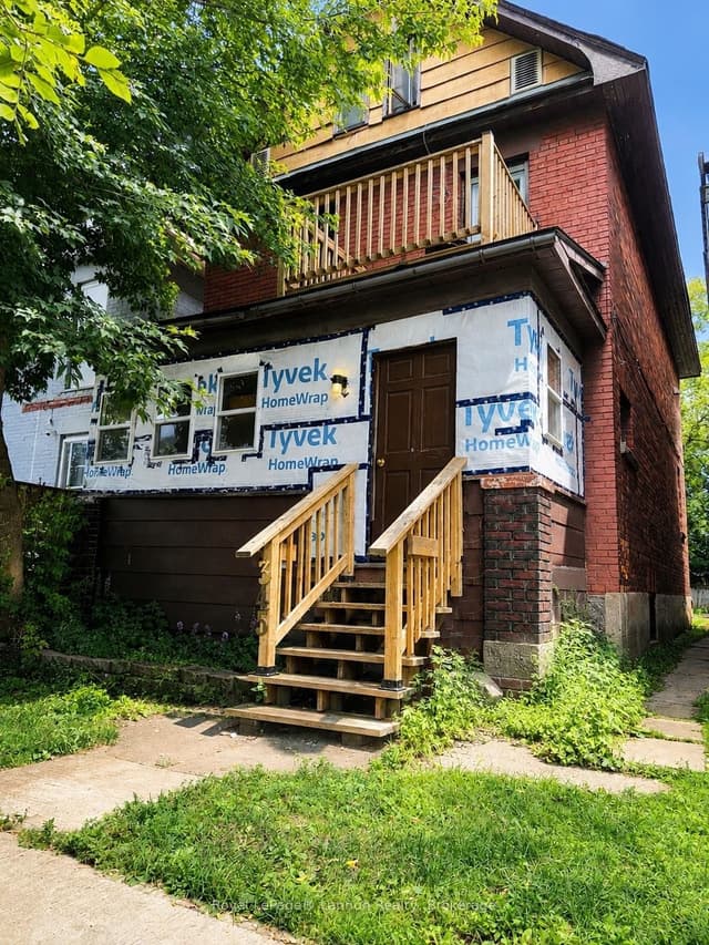 Detached at 345 Syndicate Avenue N, Thunder Bay, ON P7C 3W4