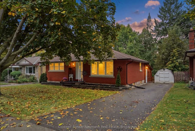 Detached at 82 Knightswood Boulevard, Guelph, ON N1E 3W7