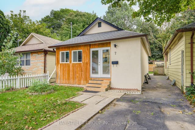 Detached at 7 Emmott Avenue, Toronto, ON M1L 2X2, Toronto E06