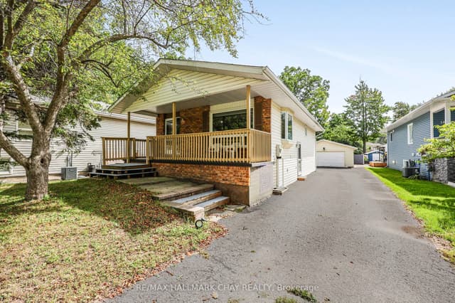 Detached at 1475 River Road W, Wasaga Beach, ON L9Z 2W5