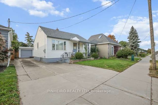 Detached at 1217 Trafalgar Street, London East, ON N5Z 1H6