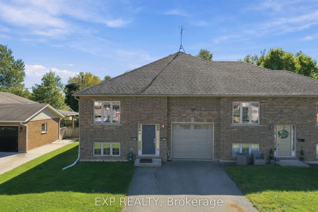 Semi-Detached at 11 Donald Avenue, Welland, ON L3C 3S9