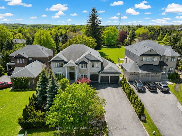 Detached at 385 Kennedy Street W, Aurora, ON L4G 5M6