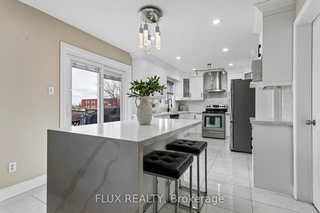 Detached at 6769 Gracefield Drive, Mississauga, ON L5N 6T5