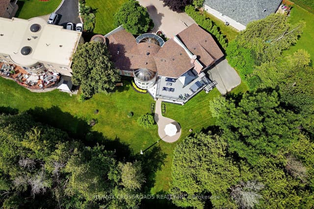 Detached at 127 Taylorwood Court, Oshawa, ON L1G 7V7