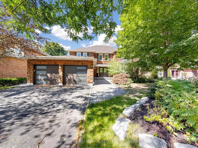 Detached at 48 Petch Crescent, Aurora, ON L4G 5N9