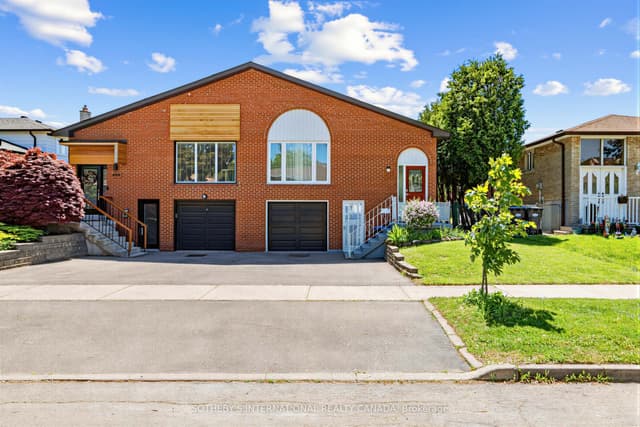 Semi-Detached at 496 Fendalton Street, Mississauga, ON L5B 2L9